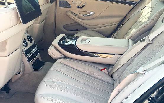 Mercedes S560 AMG rental in Dubai - CarHire24
